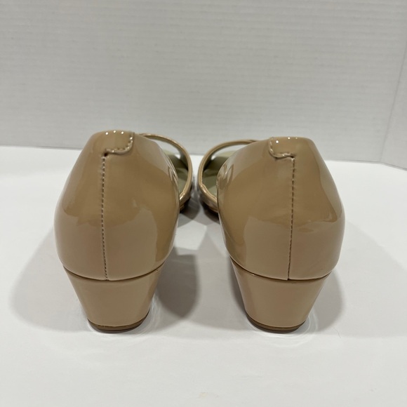 Easy Spirit Bernie‎ Dress Wedge. Size: 8W. Color: Tan - Picture 6 of 9